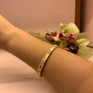 BRACELETE TREVOS CRAVEJADOS INSPIRAÇÃO VAN CLEEF