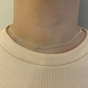 CHOKER CORAÇÕES VAZADOS PRATA 925