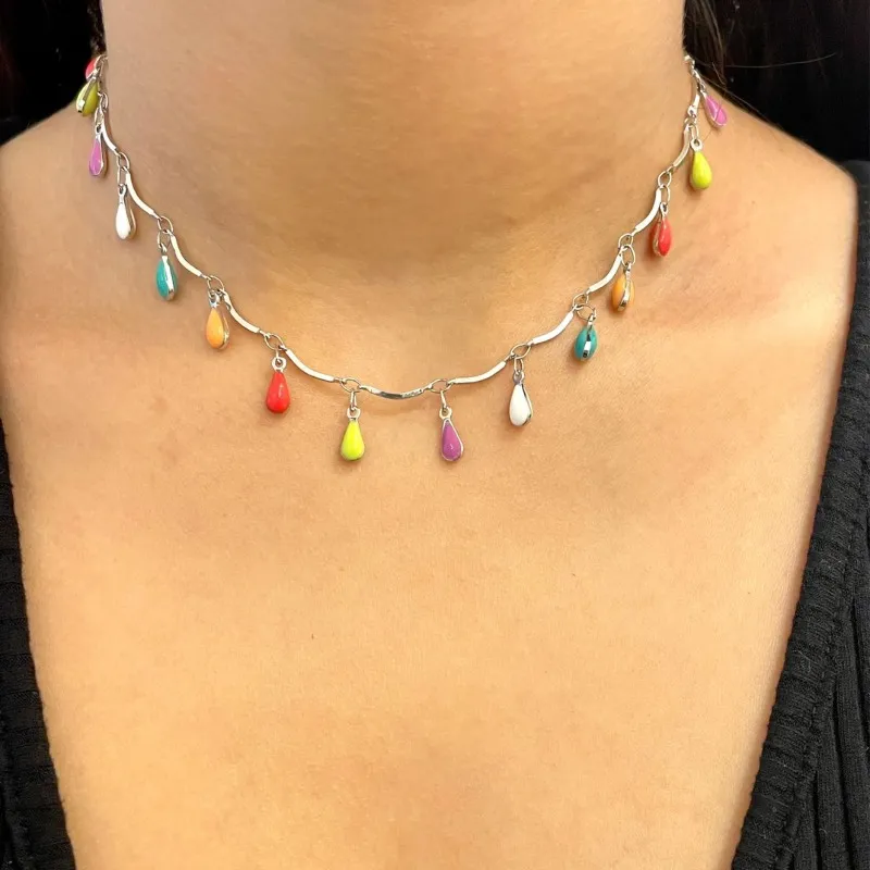 CHOKER FILETES UNIDOS GOTAS COLORIDAS RESINADAS