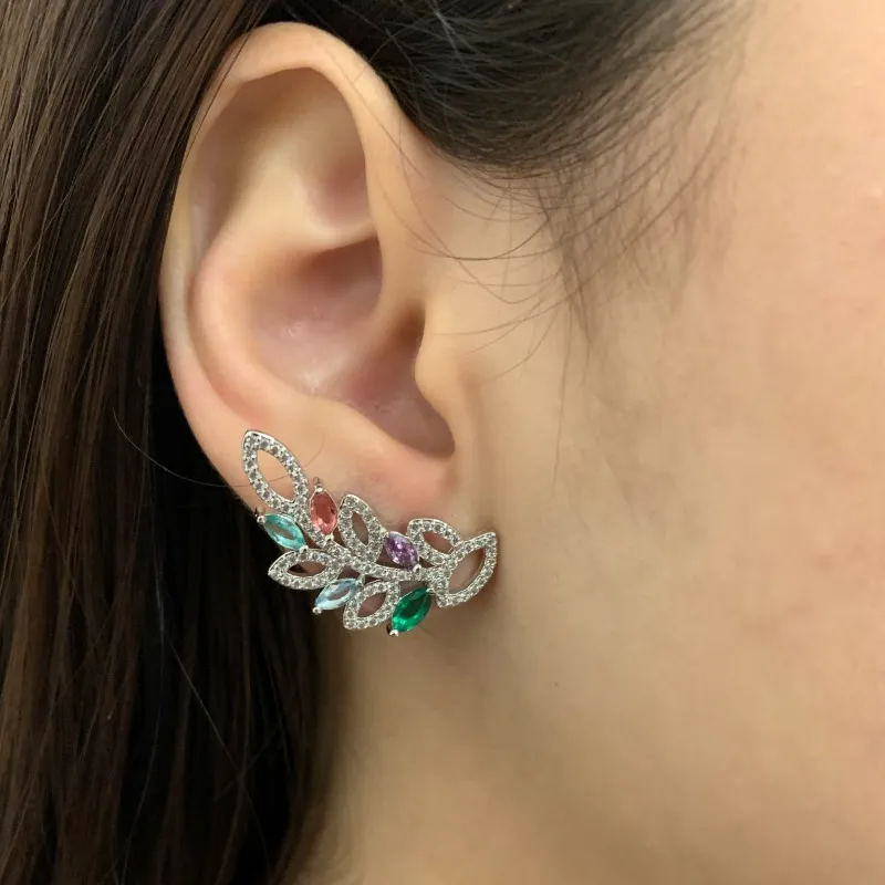 BRINCO EAR CUFF FOLHAS COM CRAVAÇÃO E NAVETES