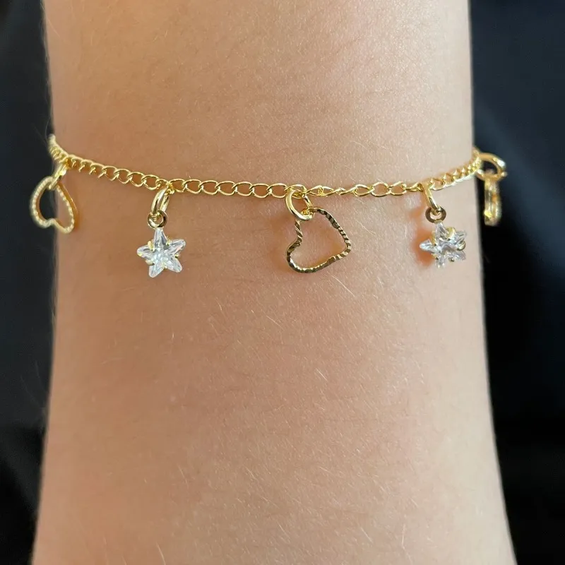 PULSEIRA INFANTIL PINGENTES CORAÇÃO E ESTRELA