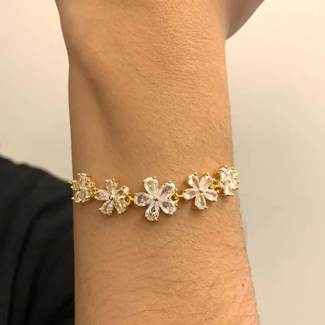 PULSEIRA REGULAGEM FLORES PÉTALAS EM GOTA