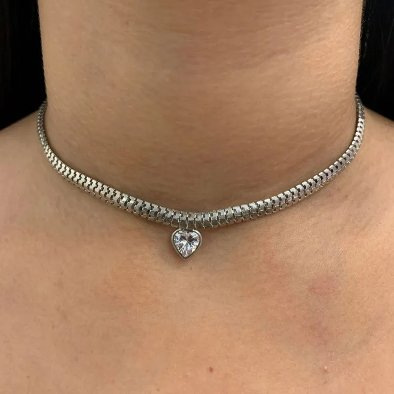 CHOKER MALHA LACRAIA COM PINGENTE CORAÇÃO