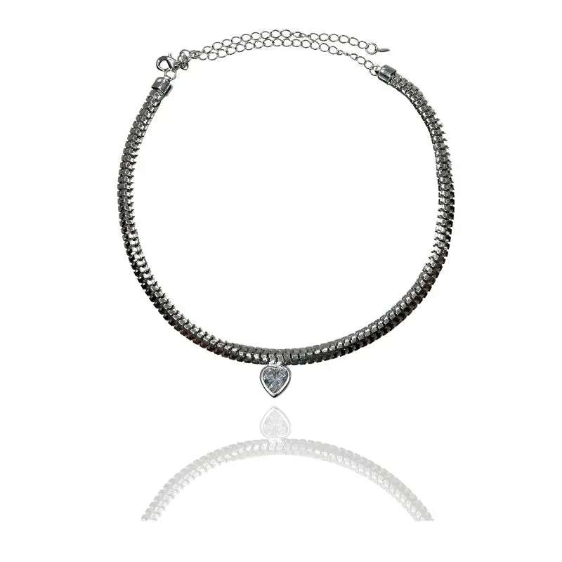 CHOKER MALHA LACRAIA COM PINGENTE CORAÇÃO