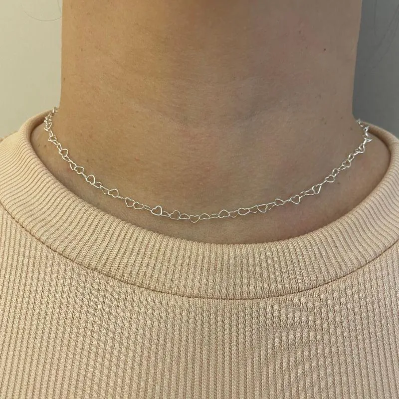 CHOKER CORAÇÕES VAZADOS PRATA 925